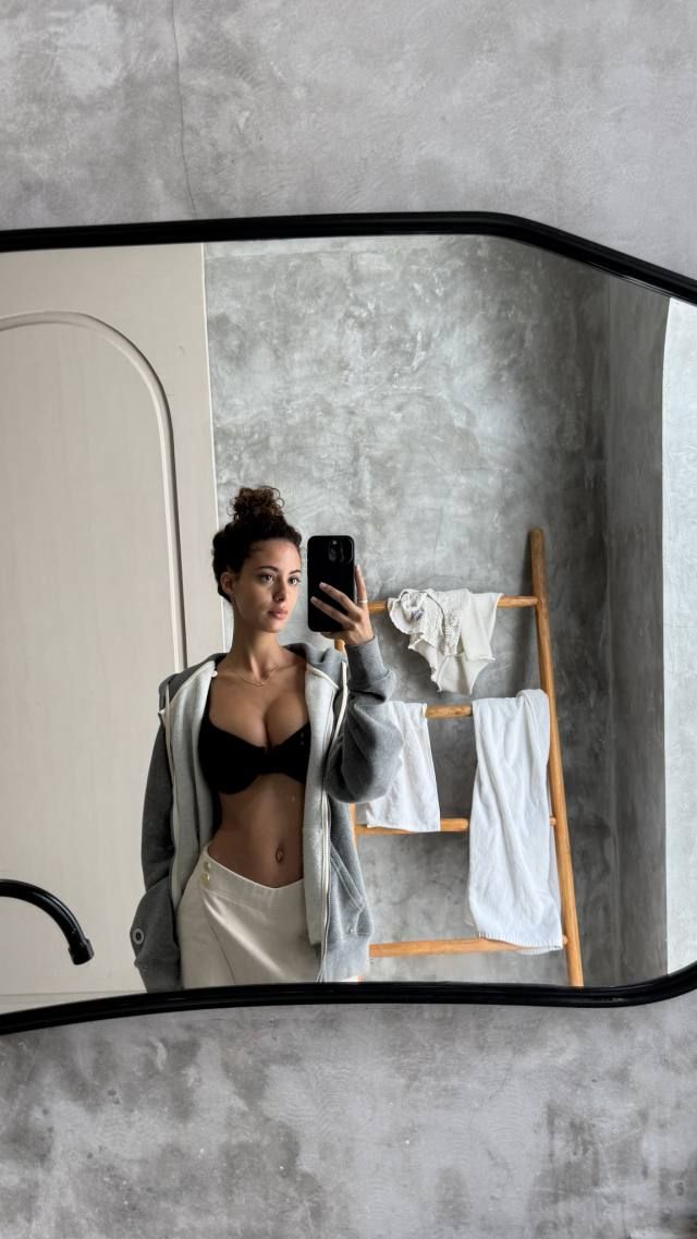 I’m available for hookup both incall and outcall services and massage and all. Reach out to me (682) 218-0259. Sexy Anna - Image 3